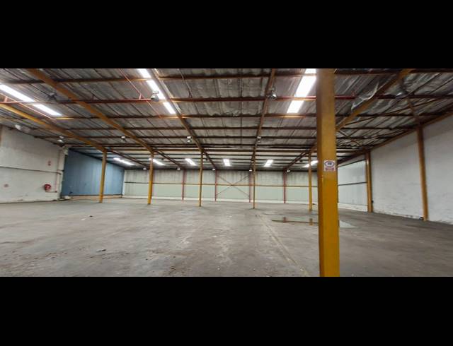 1,934M² WAREHOUSE TO LET IN SPRINGFIELD PARK